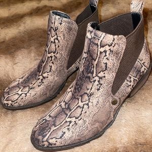 Buckle Boots